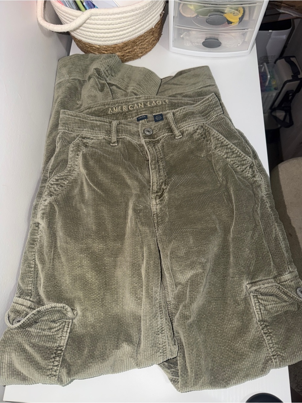 American Eagle Outfitters Women’s Olive Green Corduroy Straight Leg Jeans